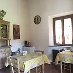 Podere La Pace Bed & Breakfast 4*