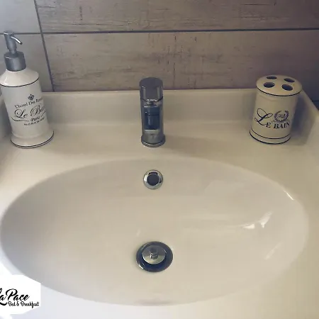 Podere La Pace Bed & Breakfast